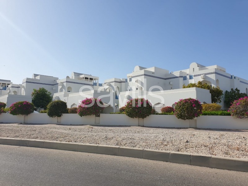 Stunning open plan villa at the Ocean beach in Shatti Al Qurum