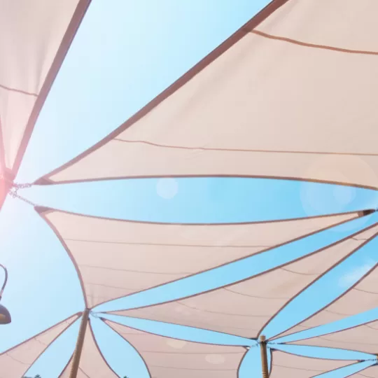 مظلات شمسية